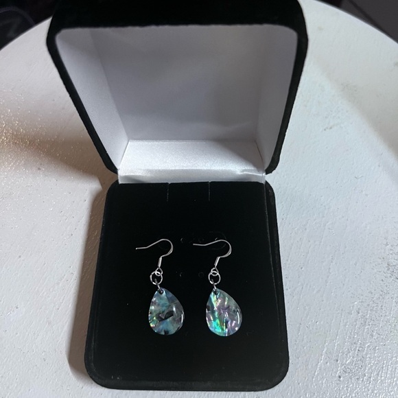 New shell pattern dangle earrings - Picture 4 of 4